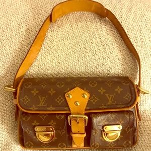 SOLD!! Authentic Louis Vuitton Hudson Handbag